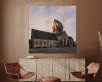 De Gotische kerk van Sainte-Mère-Église in Normandië, Frankri van Henk Meijer Photography