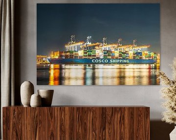 Containerschiff am Containerterminal angedockt von Sjoerd van der Wal Fotografie