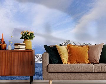 Bergen en rotsen in de winter in Finnmark, Noorwegen