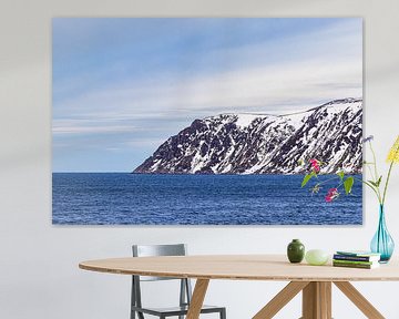 Mountains and rocks in winter in Finnmark, Norway by Rico Ködder