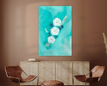 Zomer vol kleuren - Witte en blauwe bloemen op turquoise achtergrond van Cindy Mulder
