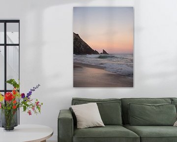 Pastel zonsopkomst op Praia da Adraga in Portugal - natuur en reisfotografie van Christa Stroo fotografie
