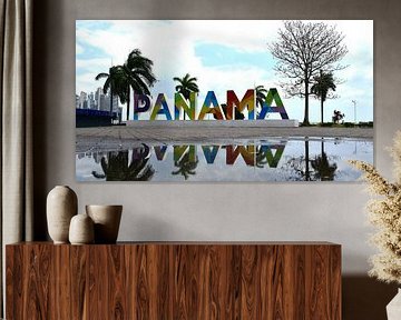 The park of the Cinta Costera by Claude Laprise