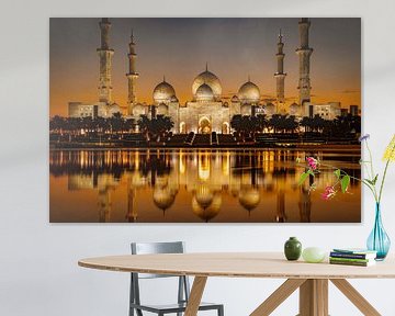 Sheikh-Zayed-Moschee in Abu Dhabi bei Sonnenuntergang. von Ron van der Stappen