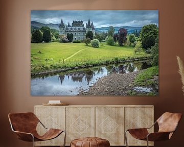 Kasteel Inveraray aan de rivier de Aray, Inveraray van Christian Müringer