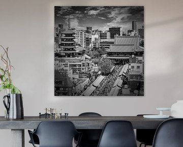 TOKYO Asakusa avec la porte Hozomon et la pagode | monochrome sur Melanie Viola