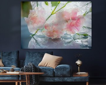 Frozen Flowers van Loes van Dijk