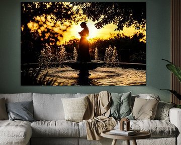 Silhouet vrouw bij zonsondergang