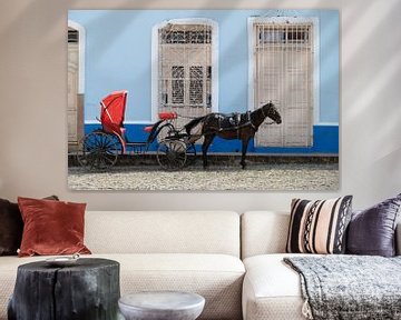 Paard en wagen in Trinidad (Cuba) van Joes van Asten