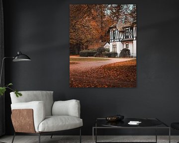 Charmant chalet forestier en automne
