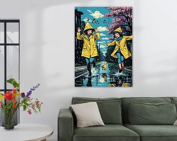 Meisjes in gele regenjassen spelen met eend van MIROKKU