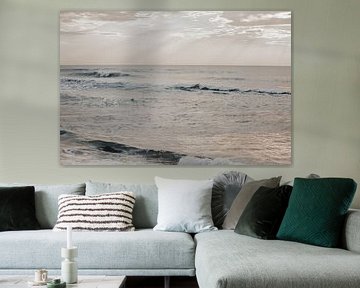 Vagues de l'océan sous un ciel couvert sur Monika Strigel