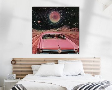 Roze vintage auto in de ruimte collage kunst van Samantha Hearn