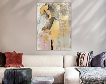 Women's Face | Serene Gold Contemplation sur Art Merveilleux