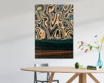 Paysage de rêve des montagnes psychédéliques sur CosmoZach