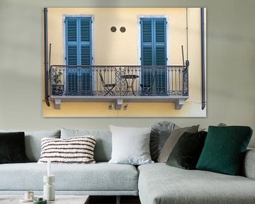 Gele muur met balkon van Photography art by Sacha