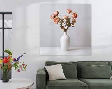 Rozen in een witte vaas van ARTemberaubend