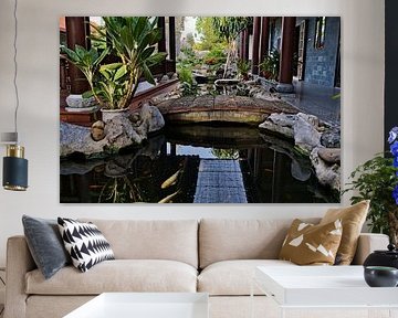 Friedlicher Wassergarten und asiatische Architektur von Frank Photos