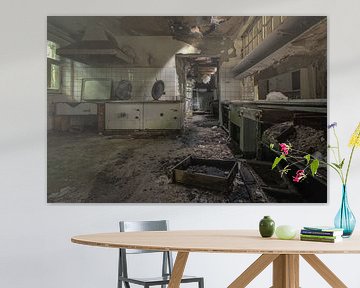 A worn kitchen by Perry Wiertz