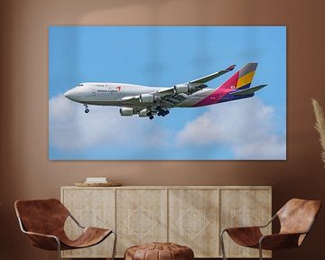 Landung einer Asiana Cargo Boeing 747-400.