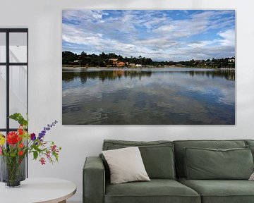 Stille und Spiegelungen auf dem See von Saen Monourom von Frank Photos