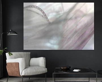 Luftschimmer – Zarte Struktur im irisierenden Licht von Mixed media vector arts