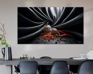 rote Paprika - Knoblauch - Limette - Zitrone auf schwarzem Hintergrund mit dramatischem Licht
