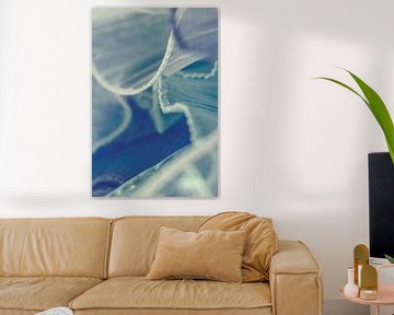 Steek in het licht - Delicate plooien in blauwgroen van Mixed media vector arts