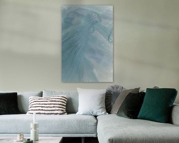 Luchtig blauw - plooien in transparante netstof van Mixed media vector arts