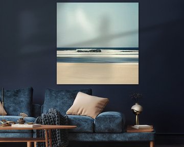 Strand en brekende golf - Abstractie van Dirk Wüstenhagen