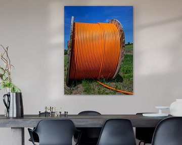 Kabeltrommel met oranje glasvezelkabel