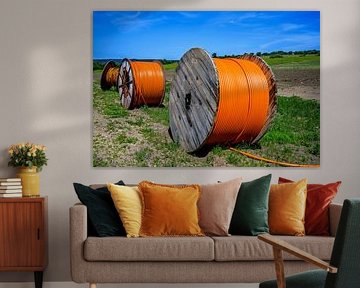 Kabeltrommel met oranje glasvezelkabel