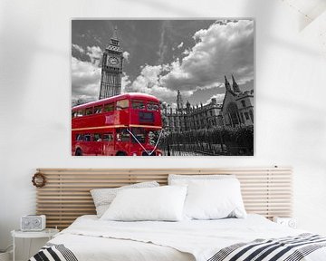 Big Ben und Houses of Parliament in London und roter Doppeldecker Bus
