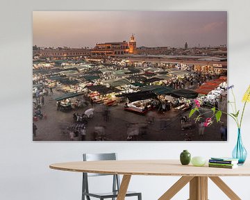 Djemaa el-Fna bij zonsondergang in Marrakech