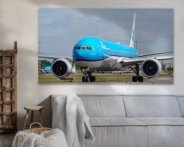 KLM Boeing 777-300 auf dem Weg zur Polderbaan. von Jaap van den Berg