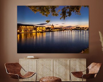 Colourful sunset in Toulouse by the banks of the Garonne river by Kim Willems