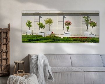 Plantenbakken voor nostalgische muur van Adri Vollenhouw