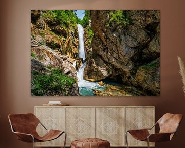 Vue de la chute d'eau de Tschaukofall en Autriche