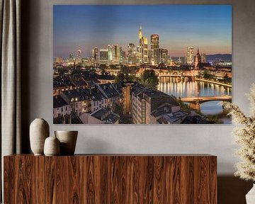Blick über Frankfurt am Abend