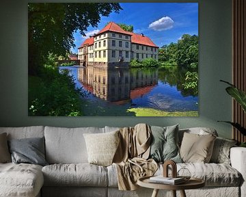 Kasteel Strünkede met waterreflectie