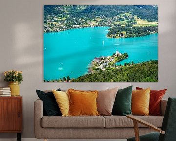 Vue des églises de Maria Woerth au bord du lac Woerthersee au