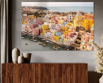 Marina di Corricella, kleurrijke haven van Procida, Napels, Italië van Melissa Peltenburg