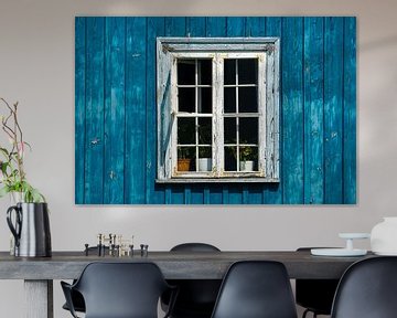 Detail raam van een houten huis van Jan Van Bizar