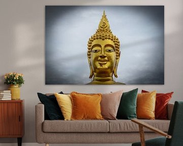 Goldene Gelassenheit: Der große Buddha von Jomtien von Franklin Driessen