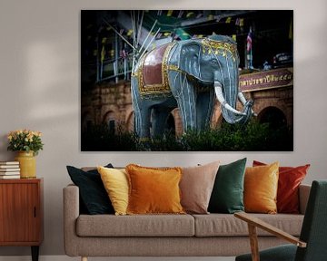 Anmutiger Elefant: Symbol für Thailand von Franklin Driessen