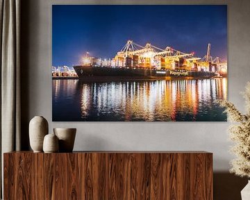 Containerschiff am Containerterminal angedockt von Sjoerd van der Wal Fotografie