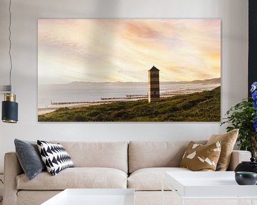 Kaapduinen‑vuurtoren in zomerzonsondergang van Marcel van Oene