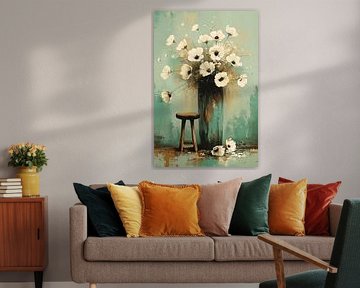 Nature morte avec fleurs blanches et vase vert sur fond turquoise sur Marijke Trienekens