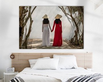 Girlfriends during a morning walk by Anges van der Logt