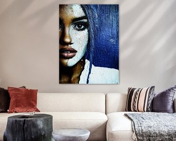 Portrait de mode avec maquillage artistique sur Frank Heinz